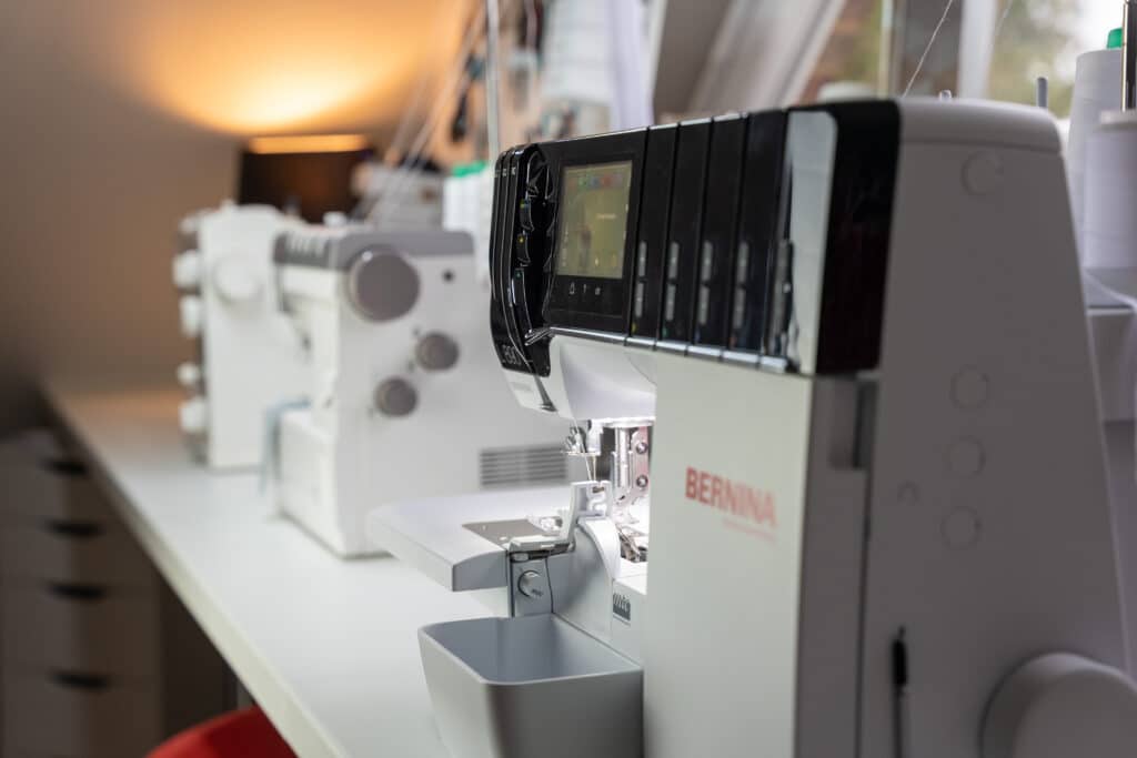 Bernina L890 scaled